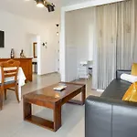 Sun-kissed Oasis W/ Pool By Lovelystay