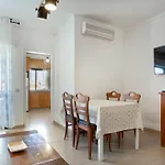 Sun-kissed Oasis W/ Pool By Lovelystay Appartement *