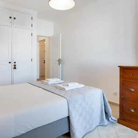 Sun-kissed Oasis W/ Pool By Lovelystay Apartament